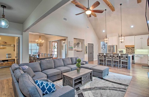 Quinlan Cottage | Game Room + Lake Tawakoni Access: Family Getaway!