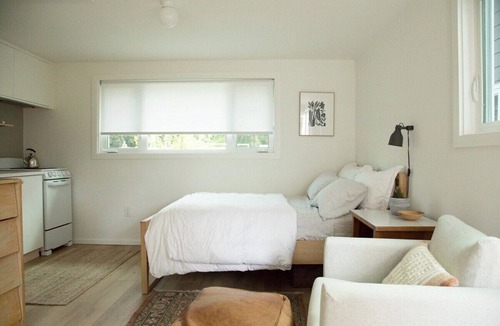 Silver Lake House | Garden Guest House in a peaceful neighborhood