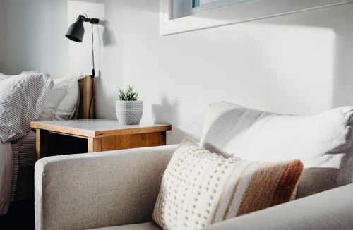 Silver Lake House | Garden Guest House in a peaceful neighborhood