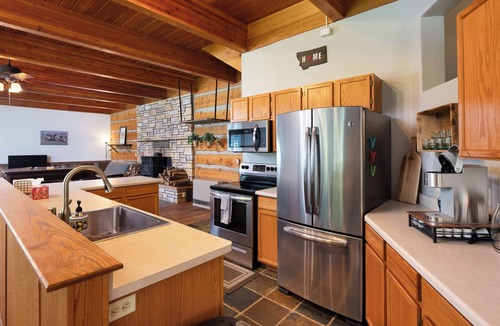 Jardine Cabin | Gardiner Getaway: your cozy cabin near Yellowstone National Park! [Unit 1]