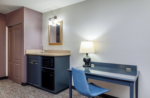 Gillette Hotel | Garner Hotel Gillette South by IHG