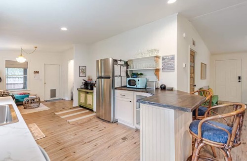 Wimberley House | Gated River Access at Blanco River, Big Cottage in Wimberley - 9 min to Square