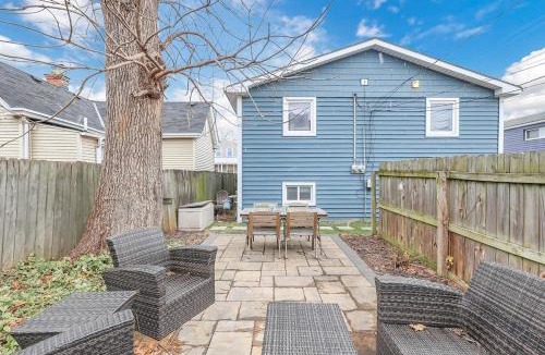 Downtown Columbus Apartment | German Village Hidden Gem - 3 BR, Parking l Value