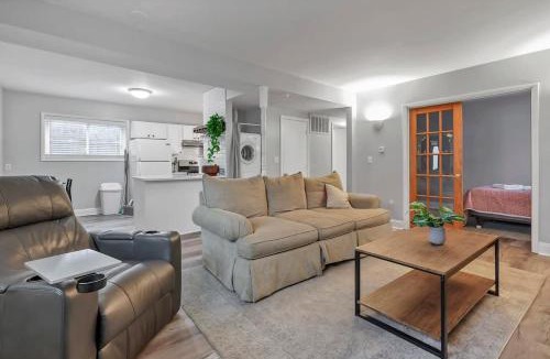 Downtown Columbus Apartment | German Village Hidden Gem - 3 BR, Parking l Value
