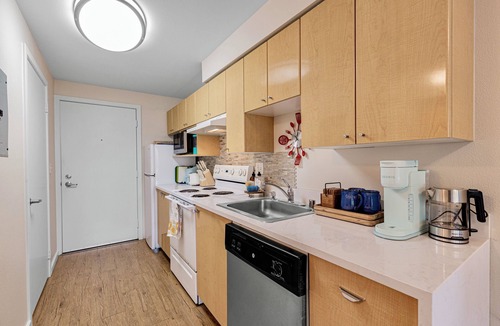 Belltown Apartment | Getaway in Seattle Center-606