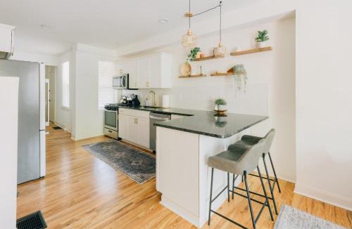 Historic Downtown Lancaster House | Getaway on Grant heart of Downtown with parking