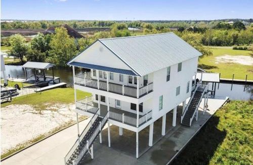Shoreline Park House | Getting Nauti at the Bay