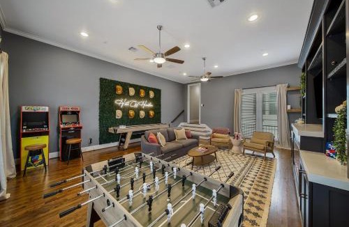Shady Acres House | Gilded Heart of the Heights