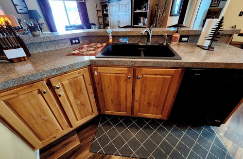 East Glacier Park Village House | Glacier Corner: Enhance Your Adventure
