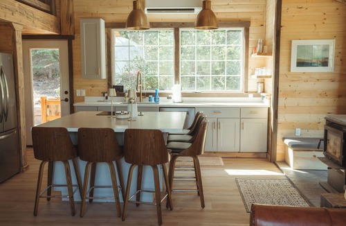 Essex Cabin | Glacier Cabin, Hot Tub, Stunning views, RV Hookup