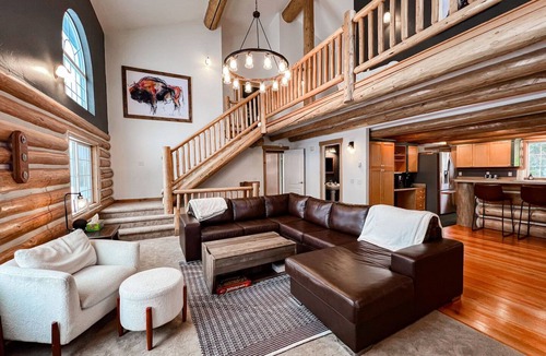 Coram House | Glacier Dream Escape! Pet Friendly, 6 Bed/4.5 Bath, Sleeps 12, Private Acreage, Trees Galore!