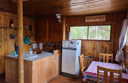 Polebridge Cabin | GLACIER GLAMPING! STEPS FROM THE POLEBRIDGE MERCANTILE!