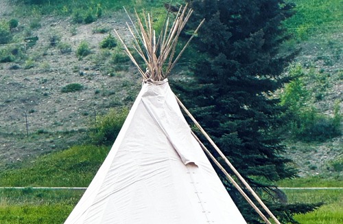 Browning RV Rental | Glacier Grizzly Resort - Glamping