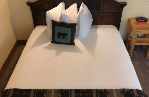 West Glacier Cabin | Glacier Guides Lodge