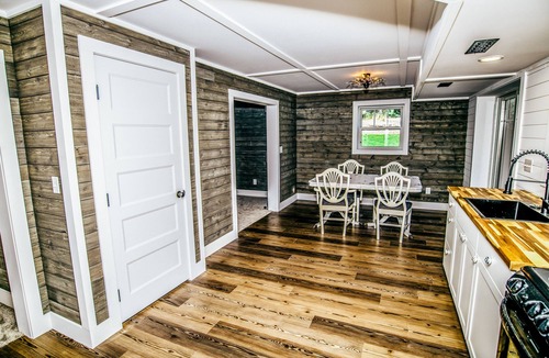 Columbia Falls Other | Glacier Park Farmhouse couples /honeymoon /wedding travels/family HOT TUB views