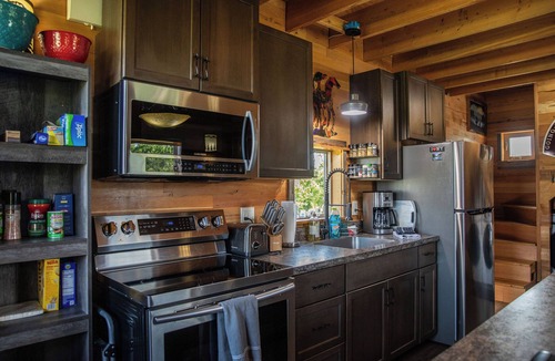 Babb House | Glacier Quarry - Cozy Mountain Retreat near Glacier National Park facing Rockies