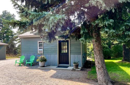 Columbia Falls House | Glacier's Edge Cabins