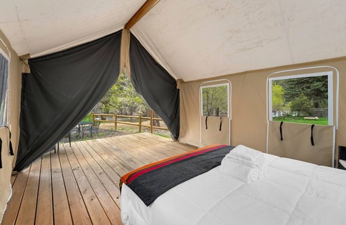 Poudre Park House | Glamp 17- Majestic Moose