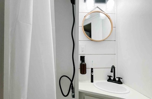 Wrightsboro Apartment | Glamping Getaway! 10 Min to Downtown, 22 min to Beach!