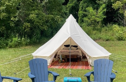 Frank Villa | Glamping in a Queen Bed Luxury Stout Tent