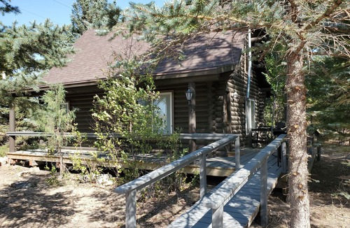 Glendo Cabin | Glendo Log Home Close to Lake