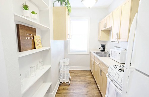 Lower Greenville Apartment | Global Cup The Dallas Native Arboretum Tickets Included