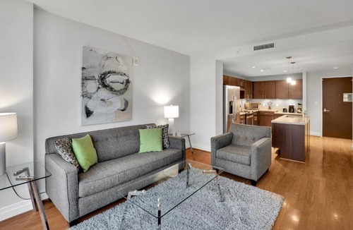 Penn Quarter Apartment | Global Luxury Suites at Penn Quarter