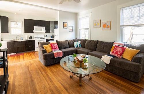 North Chesterfield Apartment | Globetrotters Suite in Historic Richmond w Patio