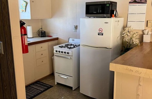Salmon Cabin | Goldbug Hot Springs Getaway, Cozy Cabin Great for Hot Springs, Fishing & Hunting!