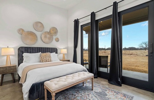Stonewall Cabin | Goldstone Casita at Featherstone Winery