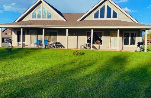 Red Lodge House | Golf Course Condo - Spacious 3 Bed, 3 Bath Condo with Hot tub, Sauna, & Pool