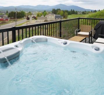 Post Falls House | Golf Getaway, Hot Tub, EV Charger, New 2025 Build