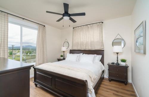 Post Falls House | Golf Getaway, Hot Tub, EV Charger, New 2025 Build