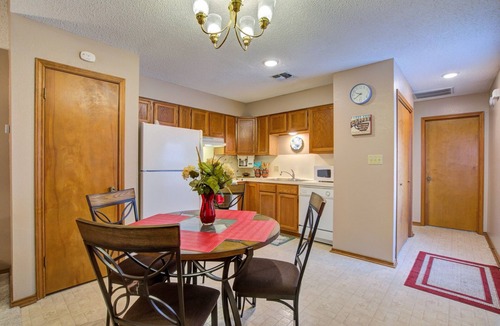 Harlingen House | Golf, Quiet, king and Queen Suite, Winter Texans, Seasonal, Monthly Rentals