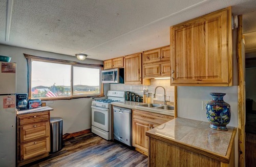 Saddlestring House | Gone Fishin' – Hot Tub & BBQ | Mountain Retreat