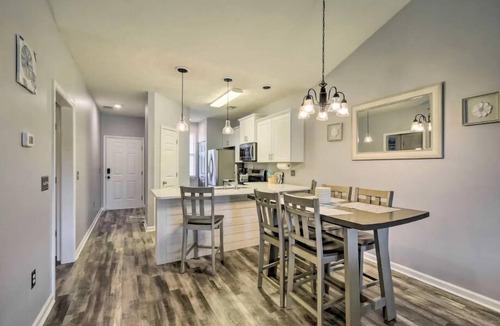Carolina Forest Condo | Good Vibes on the Green | Bright, Airy 2BR River Oaks Stay
