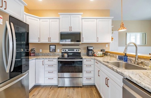 Anaconda Cottage | Goosetown Bungalow with Sauna; Dog Friendly