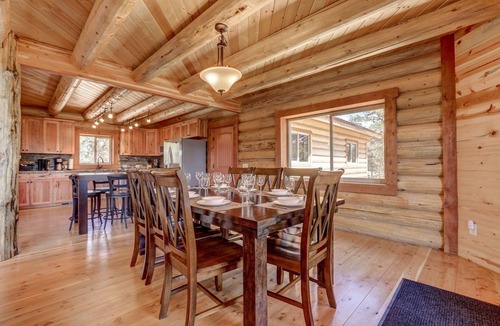 Zion National Park East Entrance Cabin | Gorgeous 5 Bedroom Log Cabin for your ALL YEAR relaxation by Zion National Park