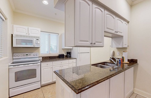 Fernandina Beach Condo | Gorgeous, Dog-Friendly Home Close to Beach w/Free WiFi, Central AC, Shared Pool