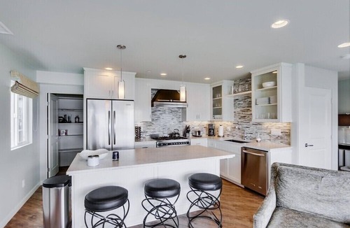 Central Mission Beach Condo | Gorgeous Ground Floor Bayfront