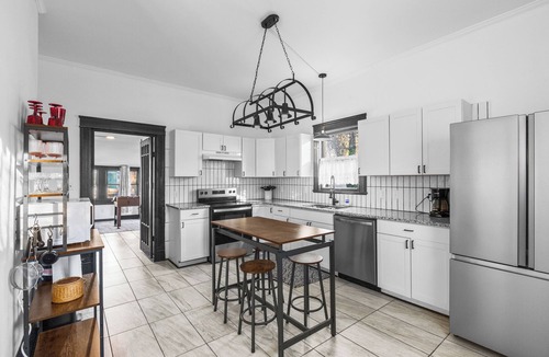 Thomasville House | Gorgeous home in historic Downtown Thomasville 5bd/2bath sleeps up to 15 people
