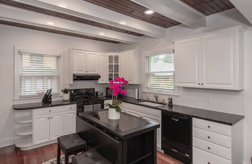 Davenport House | Gorgeous home on the Mississippi River with a great location to area attractions