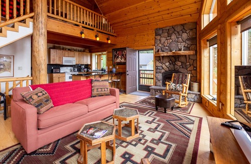 Tamarack Resort Cabin | Gorgeous Lake view log cabin near Tamarack ski resort