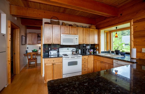 Tamarack Resort Cabin | Gorgeous Lake view log cabin near Tamarack ski resort