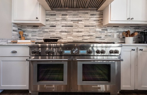 Gowen Cabin | Gorgeous Mountain Lodge on Privately-Owned Lake - Sleeps 30!