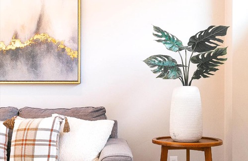 Meridian House | Gorgeous & Secluded 3BD 2BA Getaway by The Village at Meridian