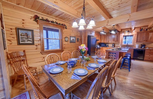 Laurelville Cabin | Gorgeous Starry Knight Lodge next to the Hocking Hills State Forest; Sleeps 12