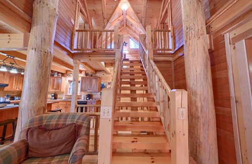 Laurelville Cabin | Gorgeous Starry Knight Lodge next to the Hocking Hills State Forest; Sleeps 12