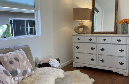 Del Rey Apartment | Gorgeous, studio in the heart of Southern California! Bright, sunny & beautiful!