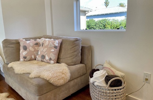Del Rey Apartment | Gorgeous, studio in the heart of Southern California! Bright, sunny & beautiful!